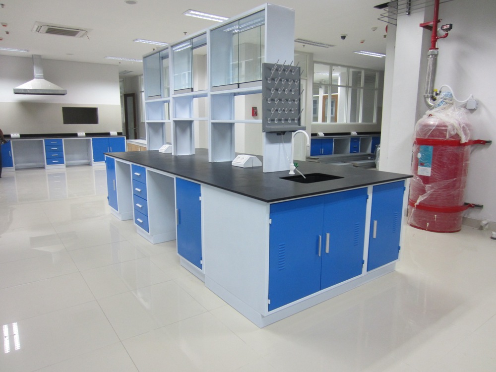 Fume Hood / Lemari Asam to Robust Multilab Solusindo