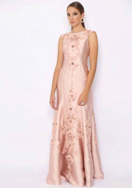 vestido de formatura longo rosa claro