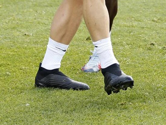 Better Pictures: Koke and Reveal Laceless Adidas Predator 18+ Boots - Footy Headlines