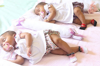 Image: Beautiful Twin Babies, by Valney Paz Ribeiro Junior enterdejesus on Pixabay