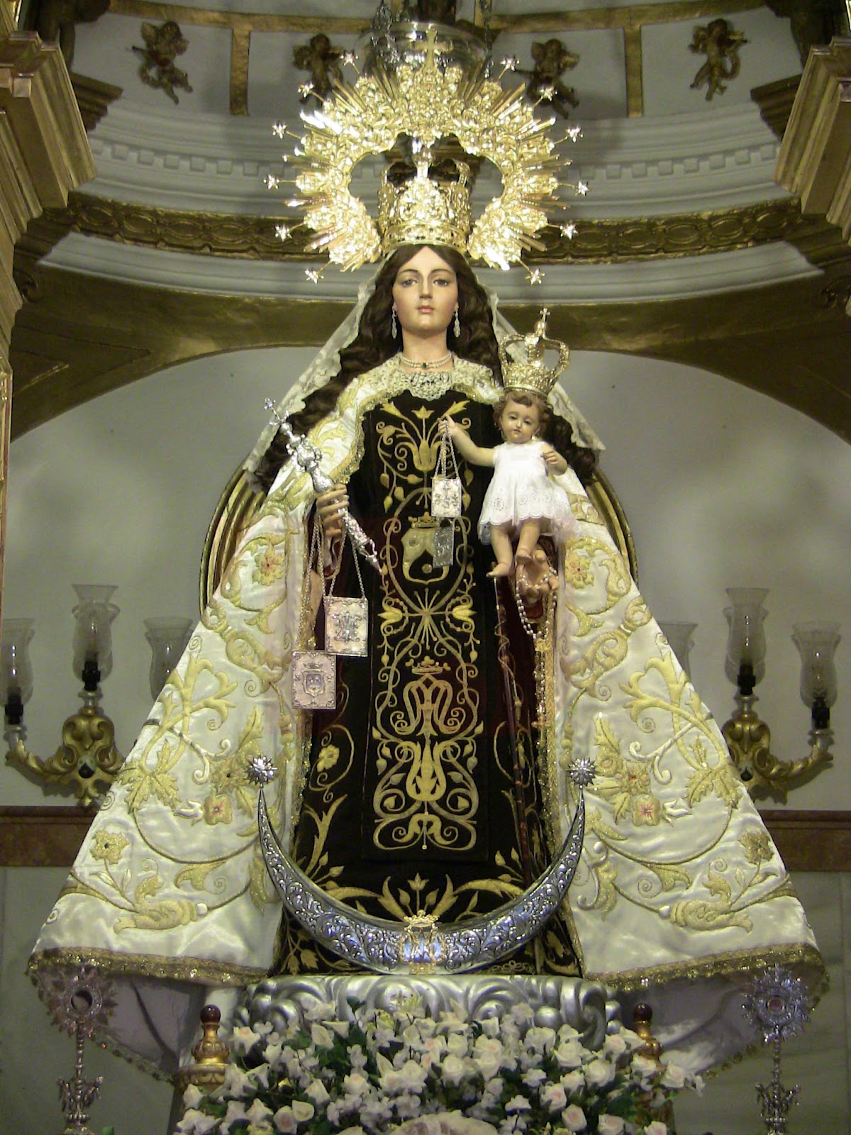 Real Archicofradía de Nuestra Señora del Carmen, Patrona de Rute (Córdoba), España LA VIRGEN Real Archicofradía de Nuestra Señora del Carmen, Patrona de Rute (Córdoba), España LA VIRGEN