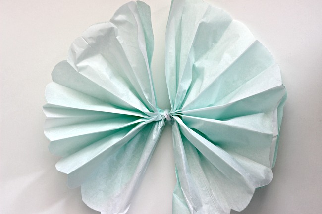 HOW TO MAKE TISSUE PAPER FLOWERS {2 WAYS}