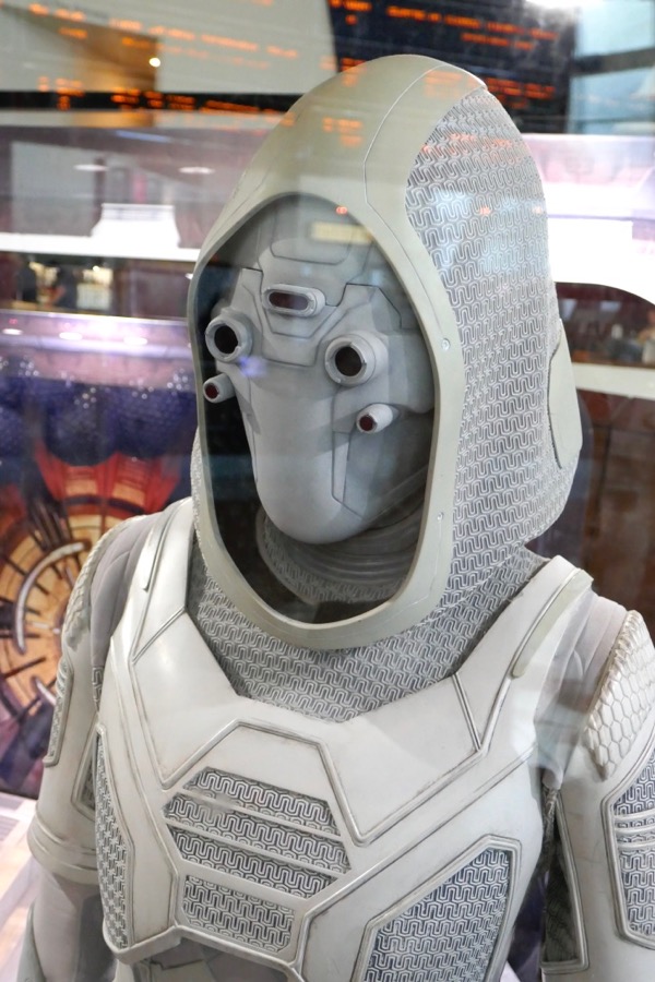 Hollywood Movie Costumes and Props Hannah JohnKamen�s