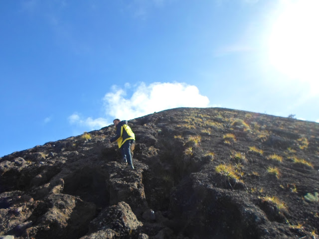 Pendakian Gunung Agung via Pura Besakih