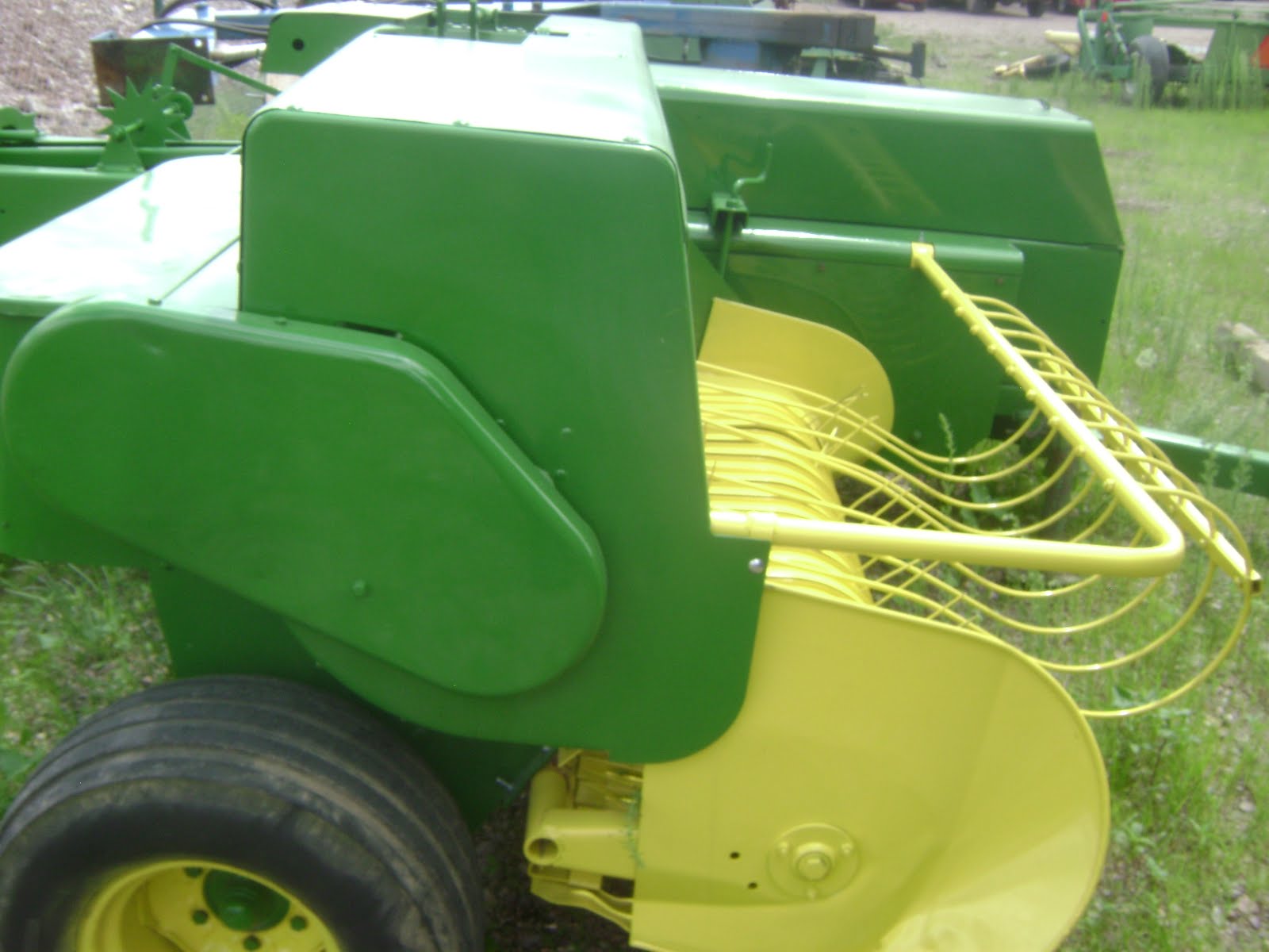 MAQUINARIA AGRICOLA INDUSTRIAL: Empacadora John Deere 336, Amarre de
