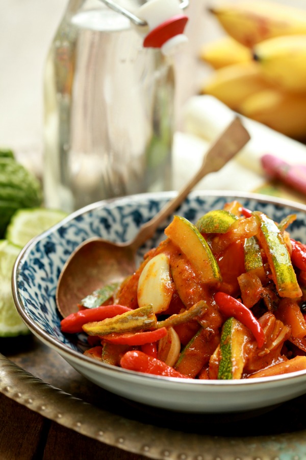 Acar Seri Rampai Pak Engku Memang Sedap Masam Manis