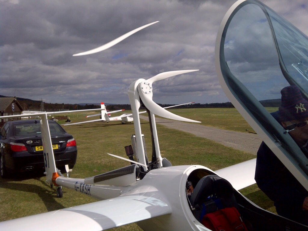 Deeside Gliding Club Something is not right here...