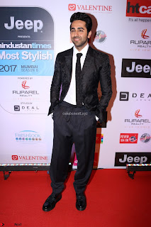 Red Carpet of Most Stylish Awards 2017 ~ Ayushmann Khurrana  (3)