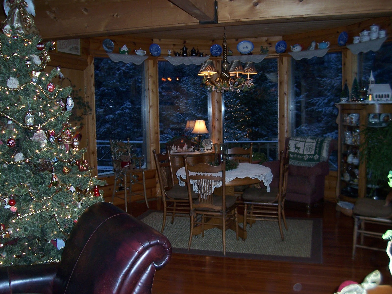 Two Cottages And Tea: A Log Home Christmas