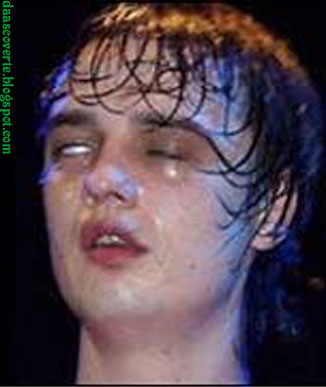 Pete+Doherty+drogado+6.png