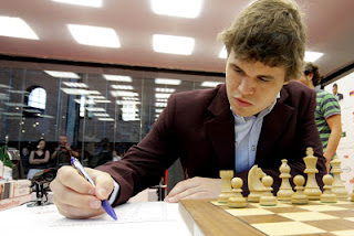 Échecs : Magnus Carlsen jouera le Tata Steel 2013 
