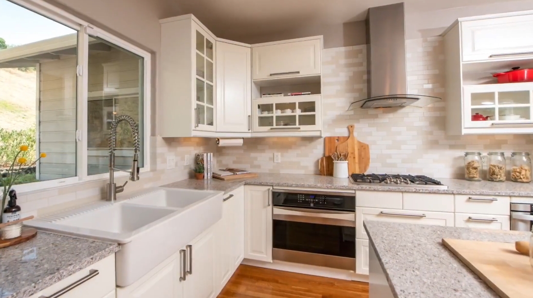 26 Photos vs. 247 Elizabeth Way, San Rafael, CA Luxury Home Interior Design Tour