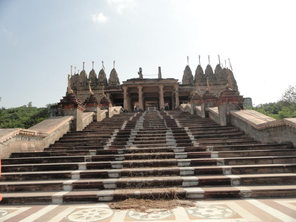 Crazy Diaries: Parshwa Pradnyalay Jain Tirth, Talegaon Dabhade, Pune
