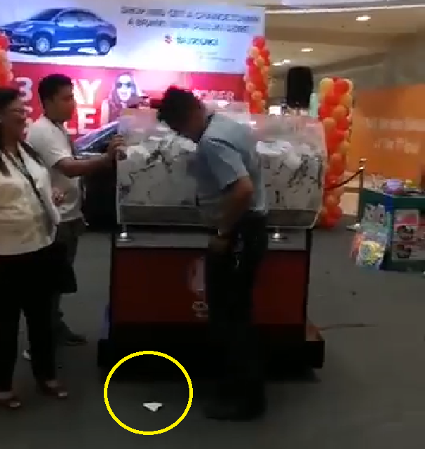 Rigged raffle promo at SM? Eagle-eyed netizens notice ‘magician’ moves during raffle draw