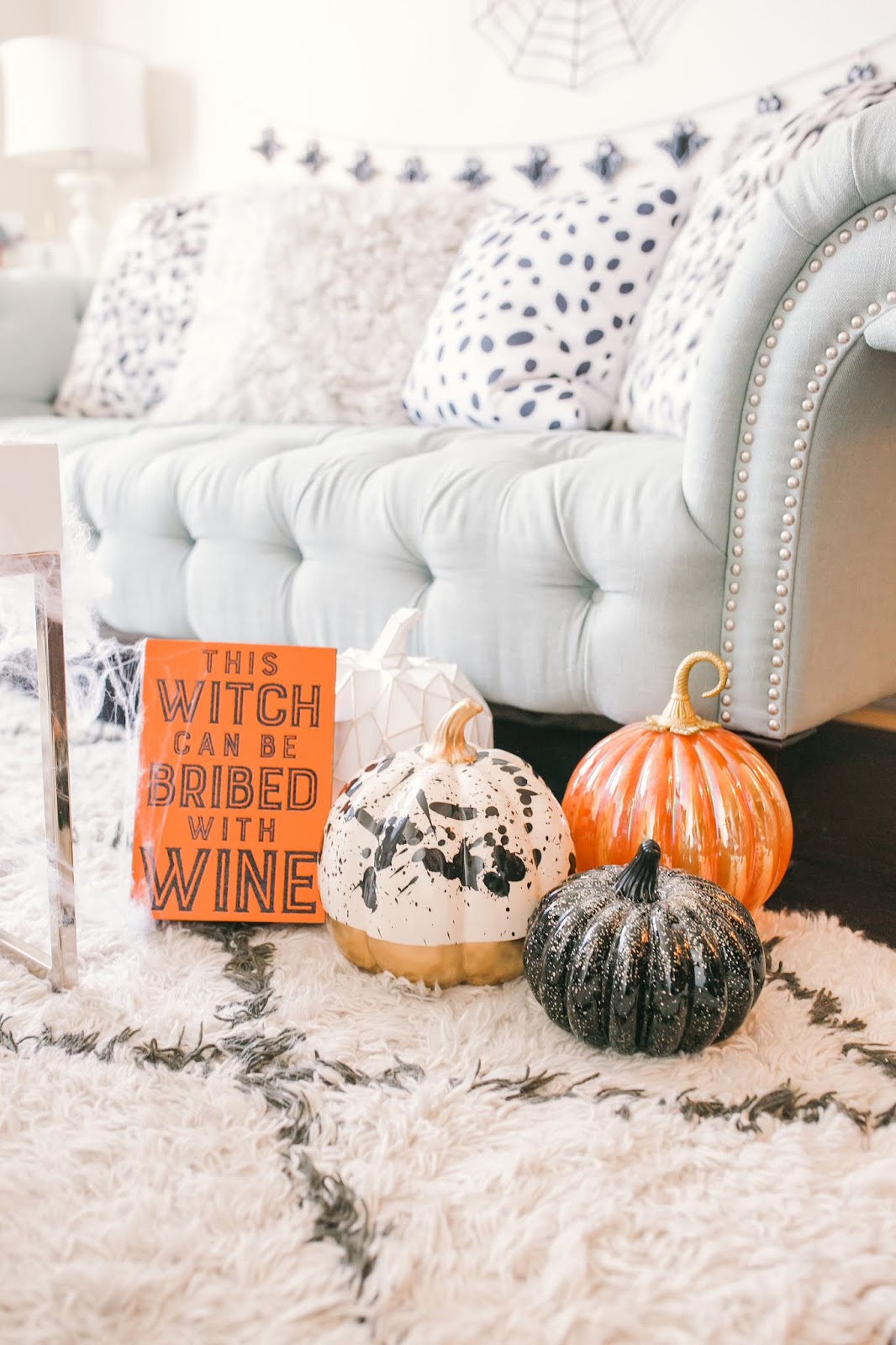 Bijuleni - How to Decorate Your Living Room for Halloween 