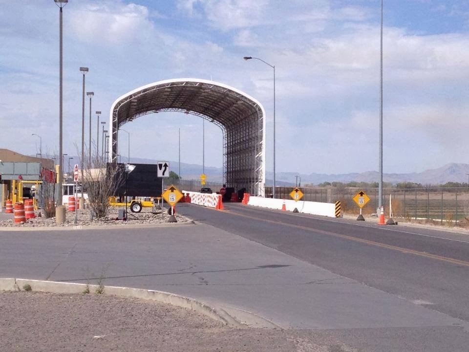 Oficiales de Aduanas y lideres de Presidio discuten la Expansión del