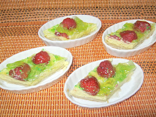 Prajitura cu crema de vanilie si capsuni