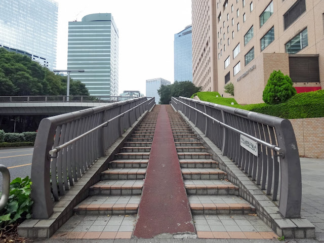 歩道橋,階段,新宿中央公園〈著作権フリー無料画像〉Free Stock Photos