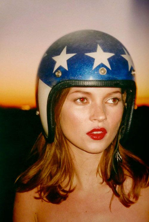 DEMODARTE: 2 TOPS Y KATE MOSS