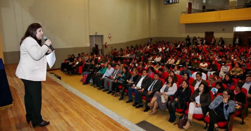 MINEDU tomó nota de denuncias y quejas de padres de familia - www.minedu.gob.pe MINEDU tomó nota de denuncias y quejas de padres de familia - www.minedu.gob.pe