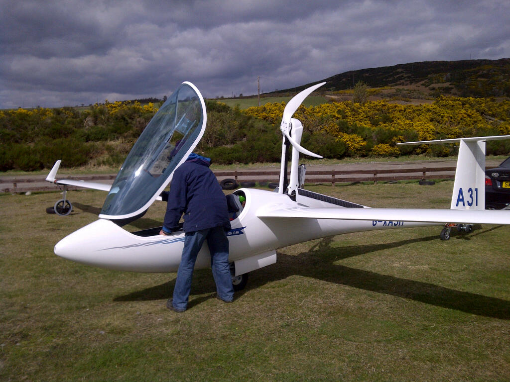 Deeside Gliding Club Something is not right here...