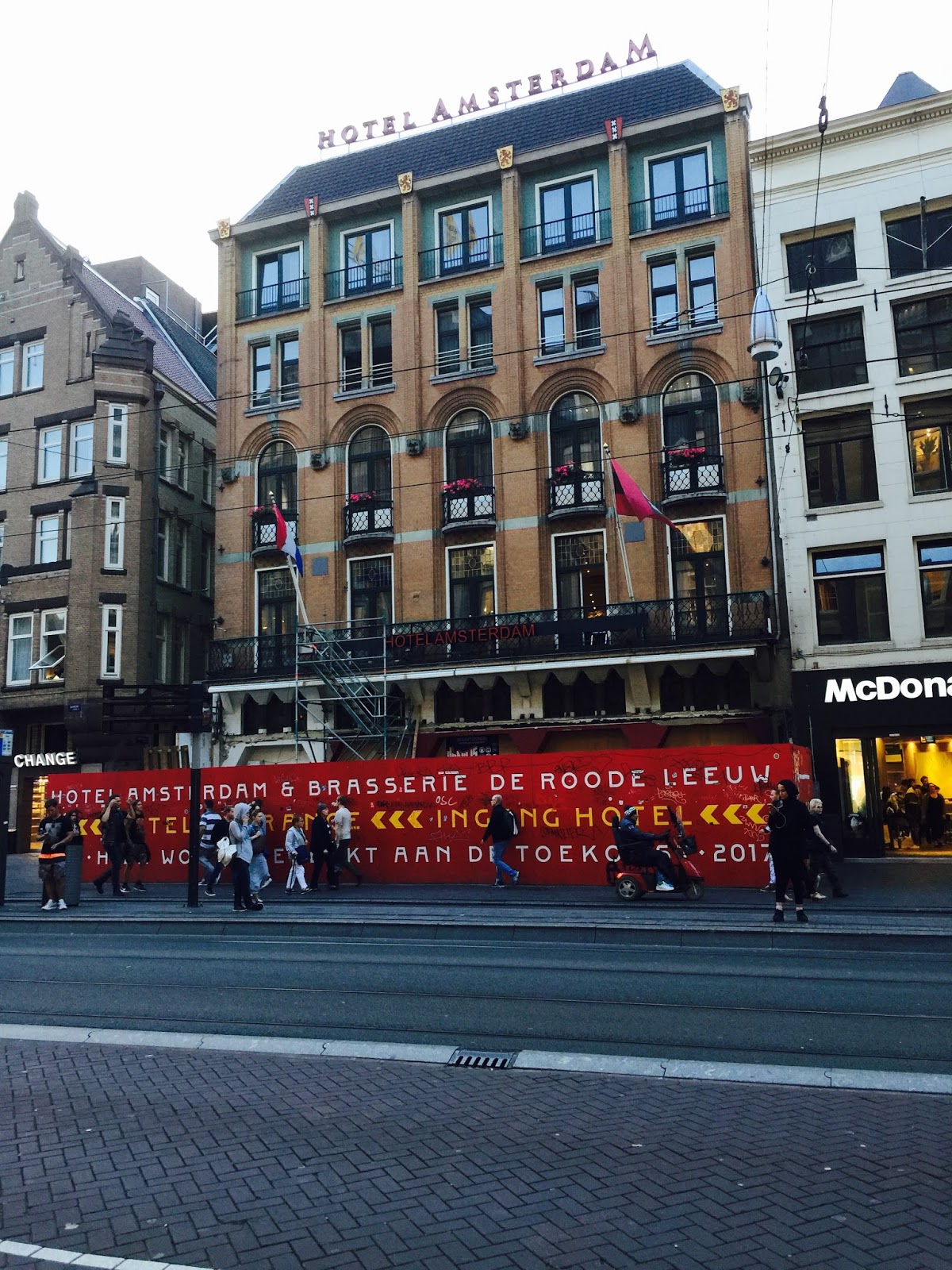 amsterdam, affordable things to do in amsterdam, red light district, anne frank house, canal cruises, canals of amsterdam, canals, amsterdam, affordable things to do in amsterdam, red light district, anne frank house, canal cruises, canals of amsterdam, canals,
