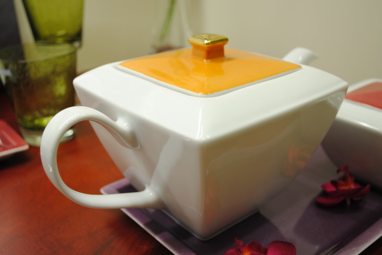 Genevieve Lethu Chicago Teapots vs. Tea Kettles