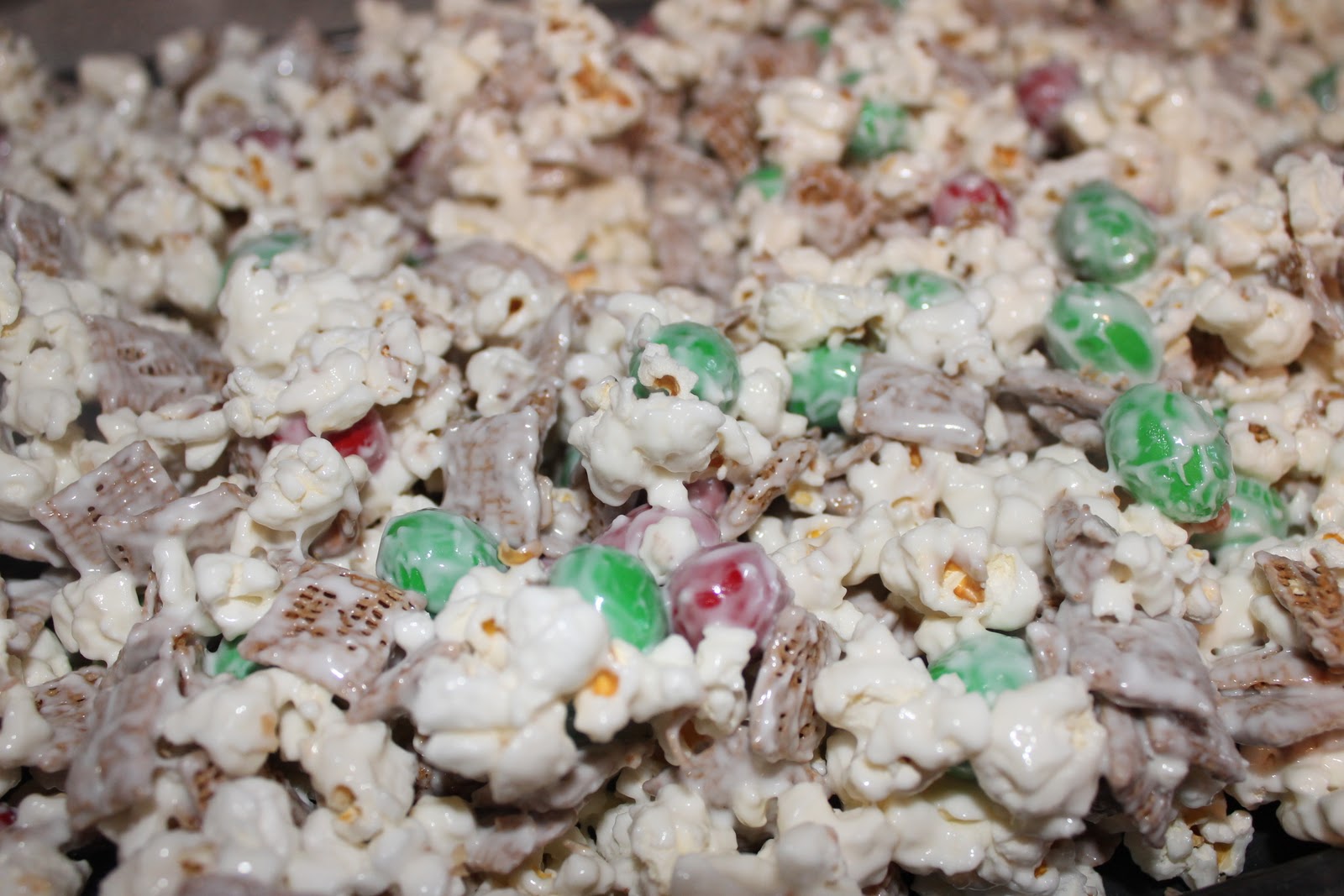 The Pink Dish Almond Bark Popcorn