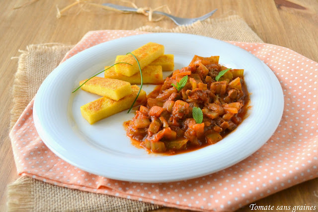 Côtes de blettes à la sauce tomate et frites de polenta