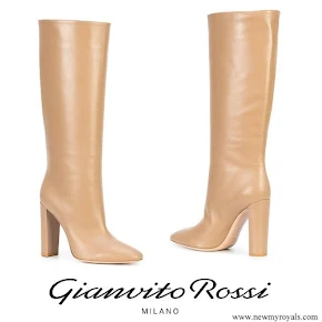 Queen Maxima wore GIANVITO ROSSI slouchy heel boots