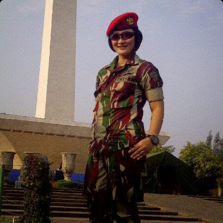GAZA Foto  TNI  Wanita dan POLWAN yang suka narsis dan selfie