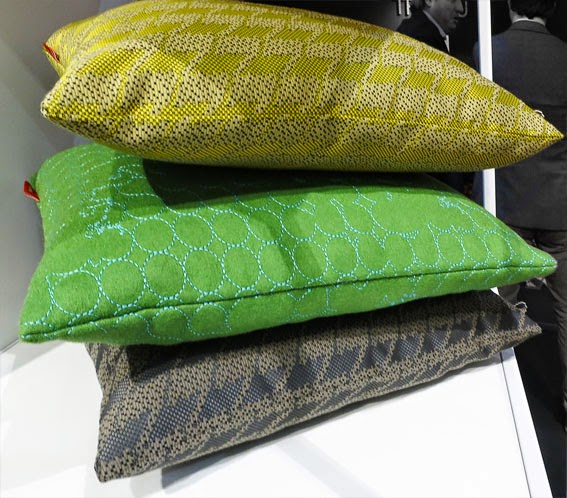 http://www.vitra.com/en-ch/product/pillows-maharam