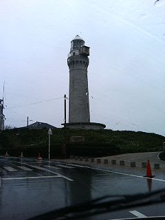 雨の角島 灯台