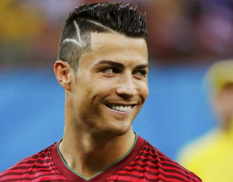 UM JEITO MANSO: O novo penteado em zig-zag de Cristiano Ronaldo é mais