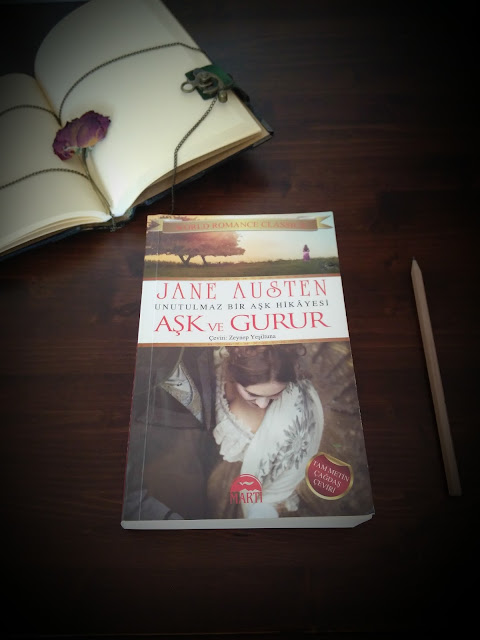 en son ne okudum Aşk ve Gurur kütüphaneme yakalandı.
