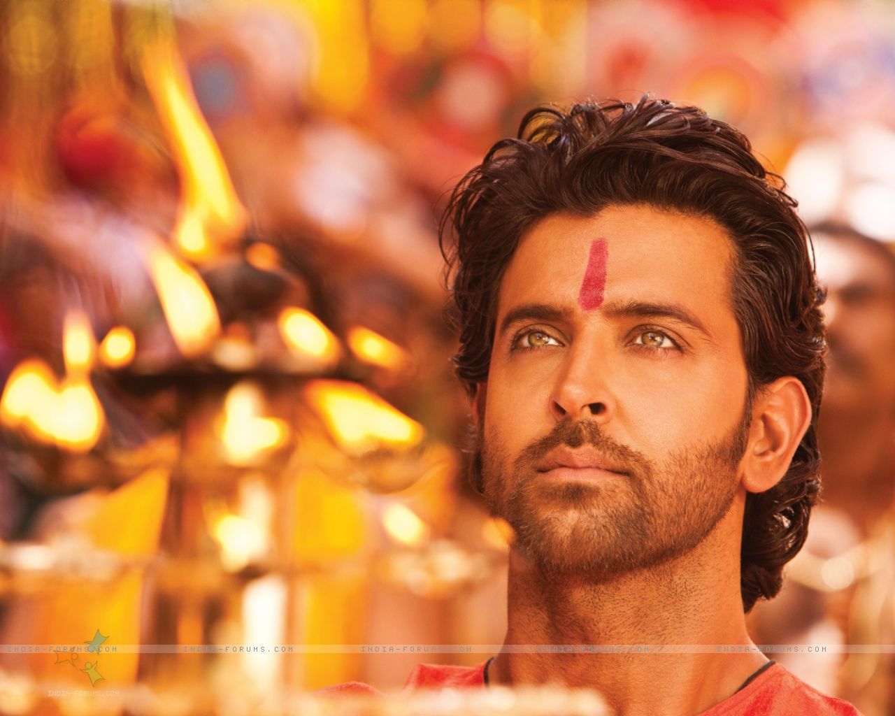 http://2.bp.blogspot.com/-tdCKQjc3Cj8/TwCngc-nxMI/AAAAAAAAEw4/-g7wMZ8ZVuI/s1600/156713-hrithik-roshan-in-the-movie-agneepath-2012-.jpg