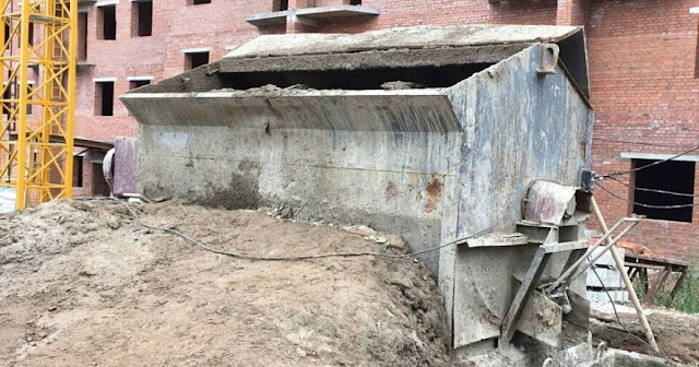 В Уфе в бетономешалку упал строитель В Уфе в бетономешалку упал строитель