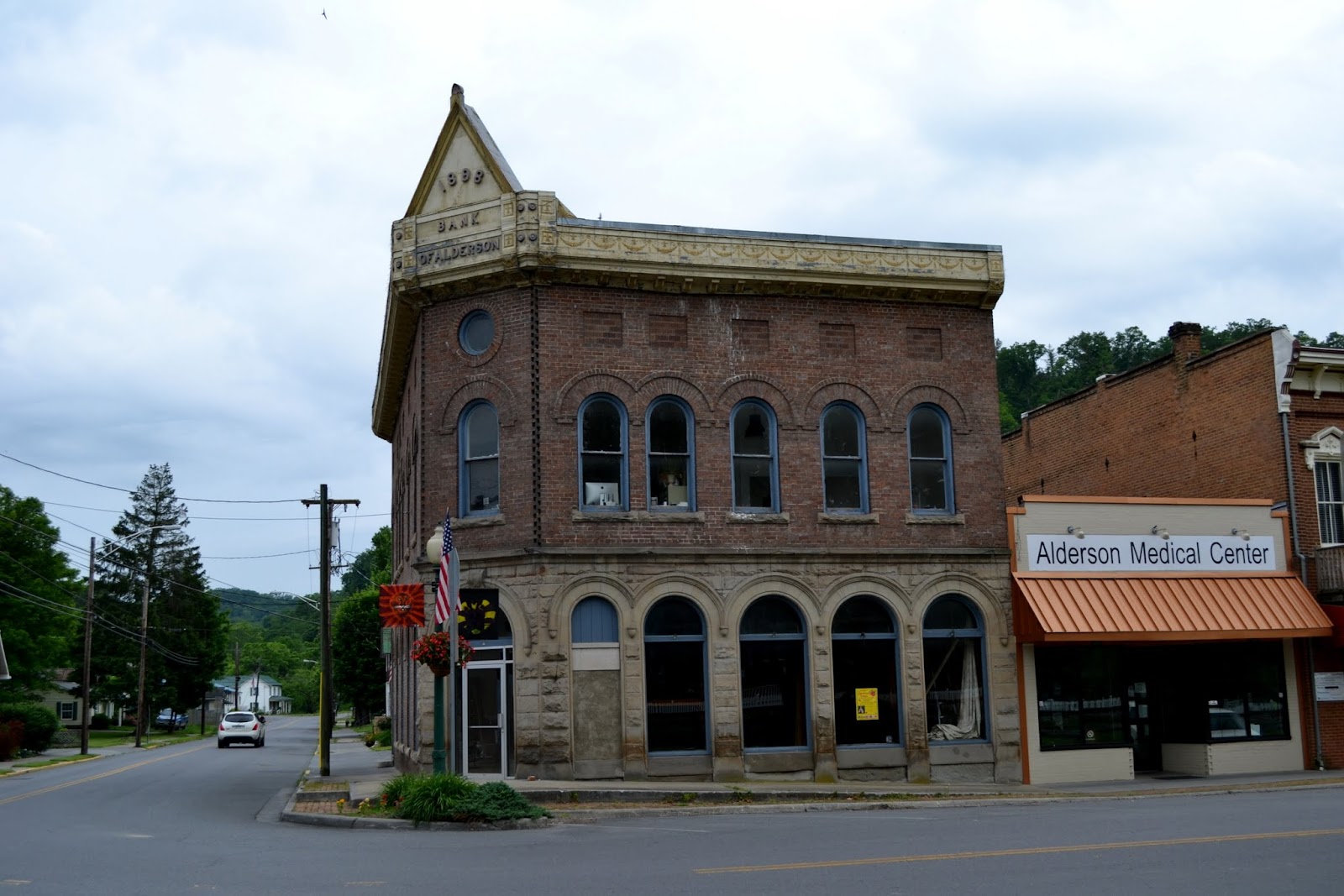 Live free or die Маленькі містечка Західної Вірджинії Алдерсон