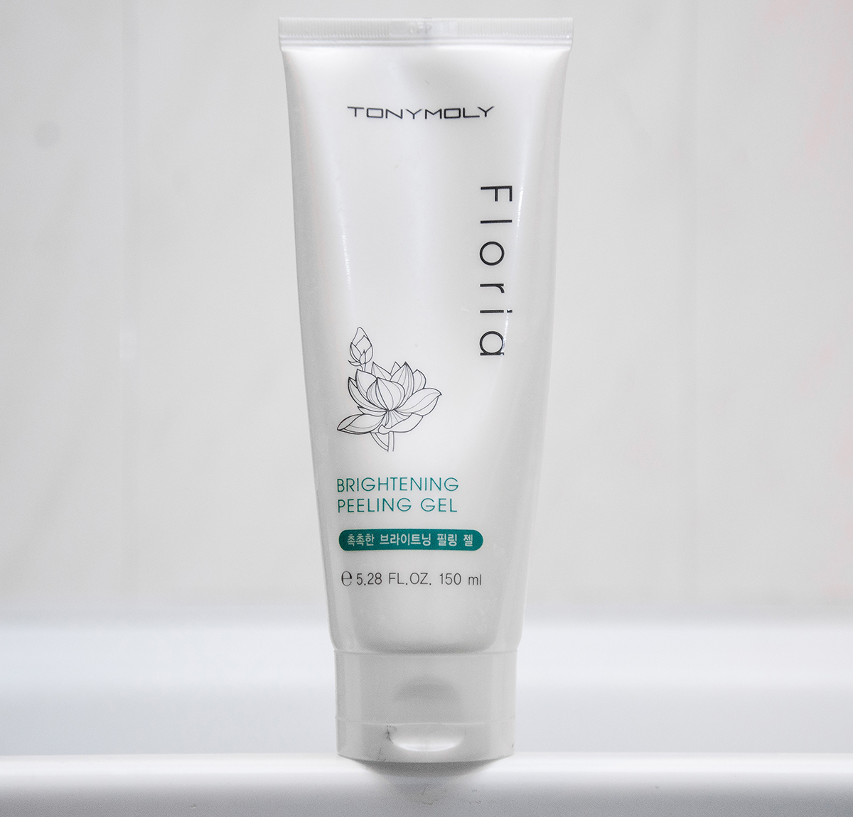 Pure peeling gel. Floria Brightening peeling Gel. Пилинг скатка Tony Moly. Тони моли Floria пилинг гель. Hyalual Brightening Peel пилинг.