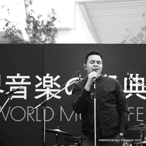 Tulus - Ruang Sendiri Tulus - Ruang Sendiri