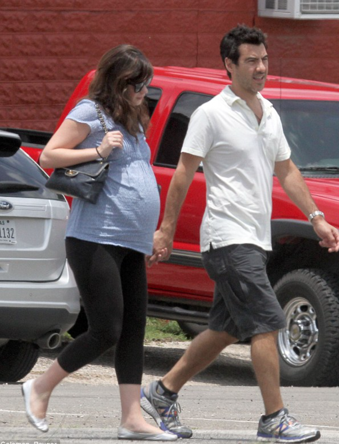 Lovecelebsblog It S A Boy For Zooey Deschanel And Jacob Pechenik