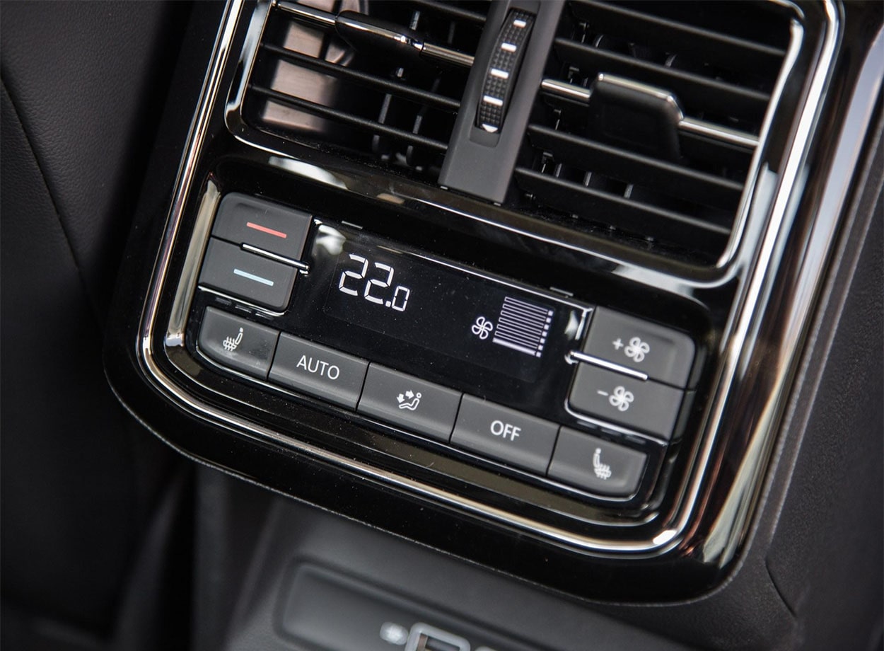 сенсорный климат пассат б8. Passat b6 кнопки управление климатом. блок климата фольксваген 2021. блок климата пассат б7. климат пассат б8.