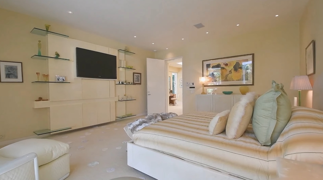35 Interior Design Photos vs. 936 N Lake Way, Palm Beach, FL Luxury Home Tour