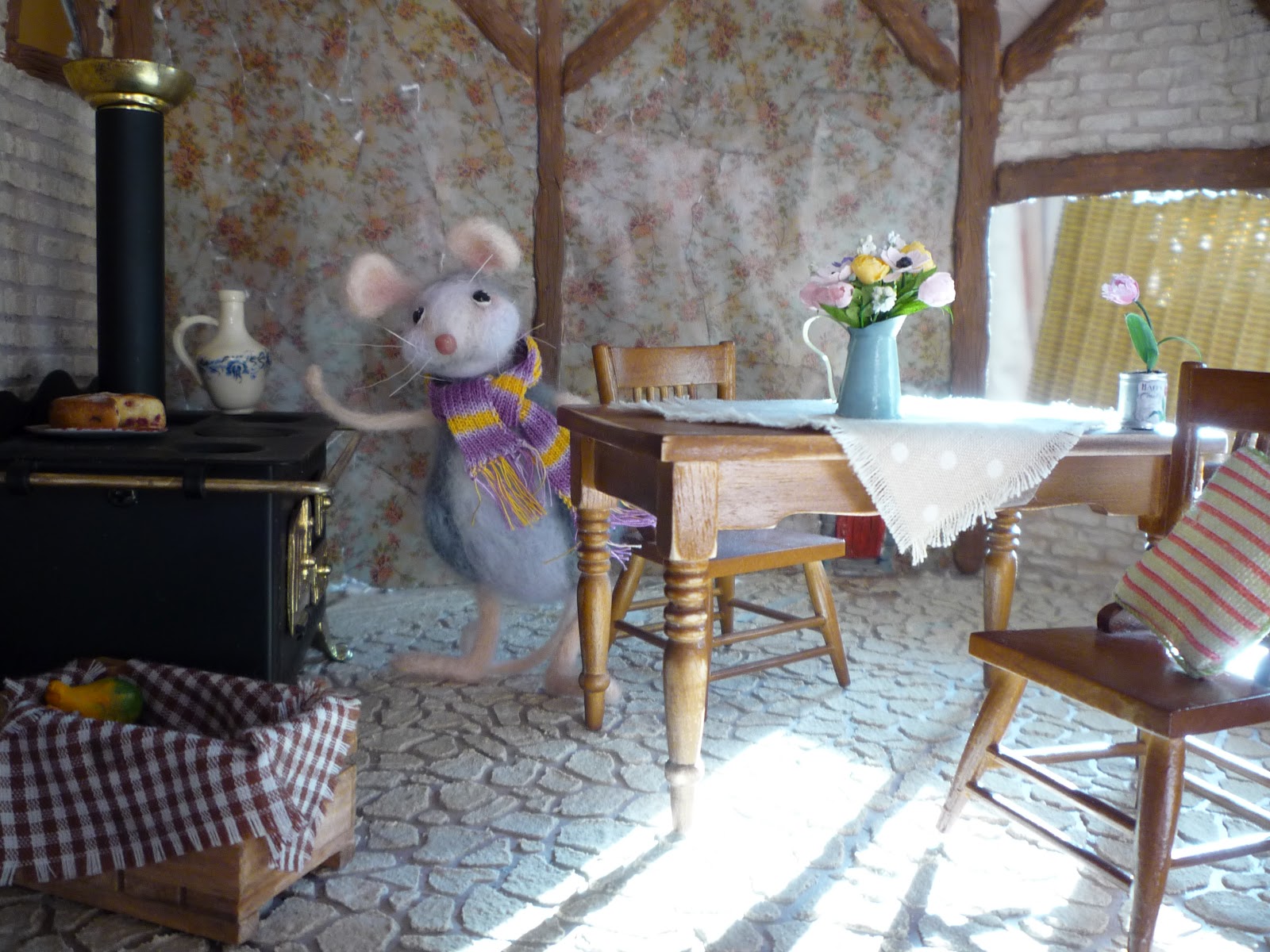 SamirasMinis A little progress on the mouse house