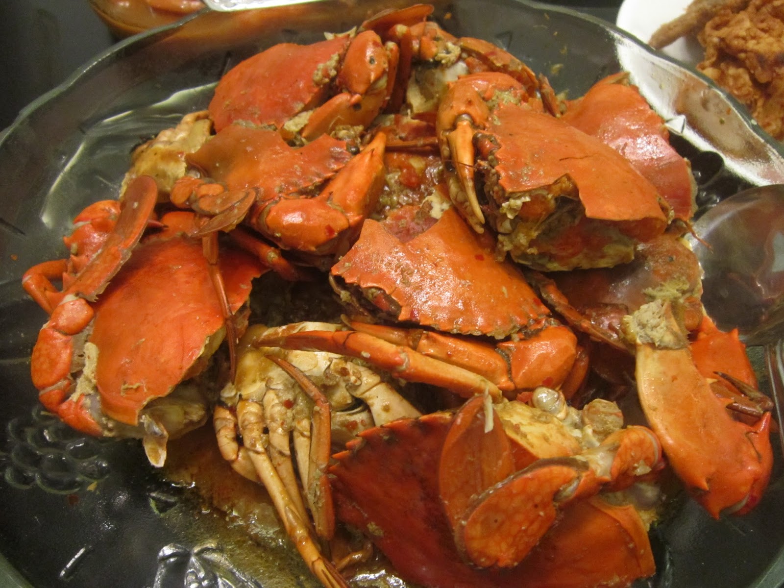 CRABS in SWEET CHILIGARLICBUTTER SAUCE