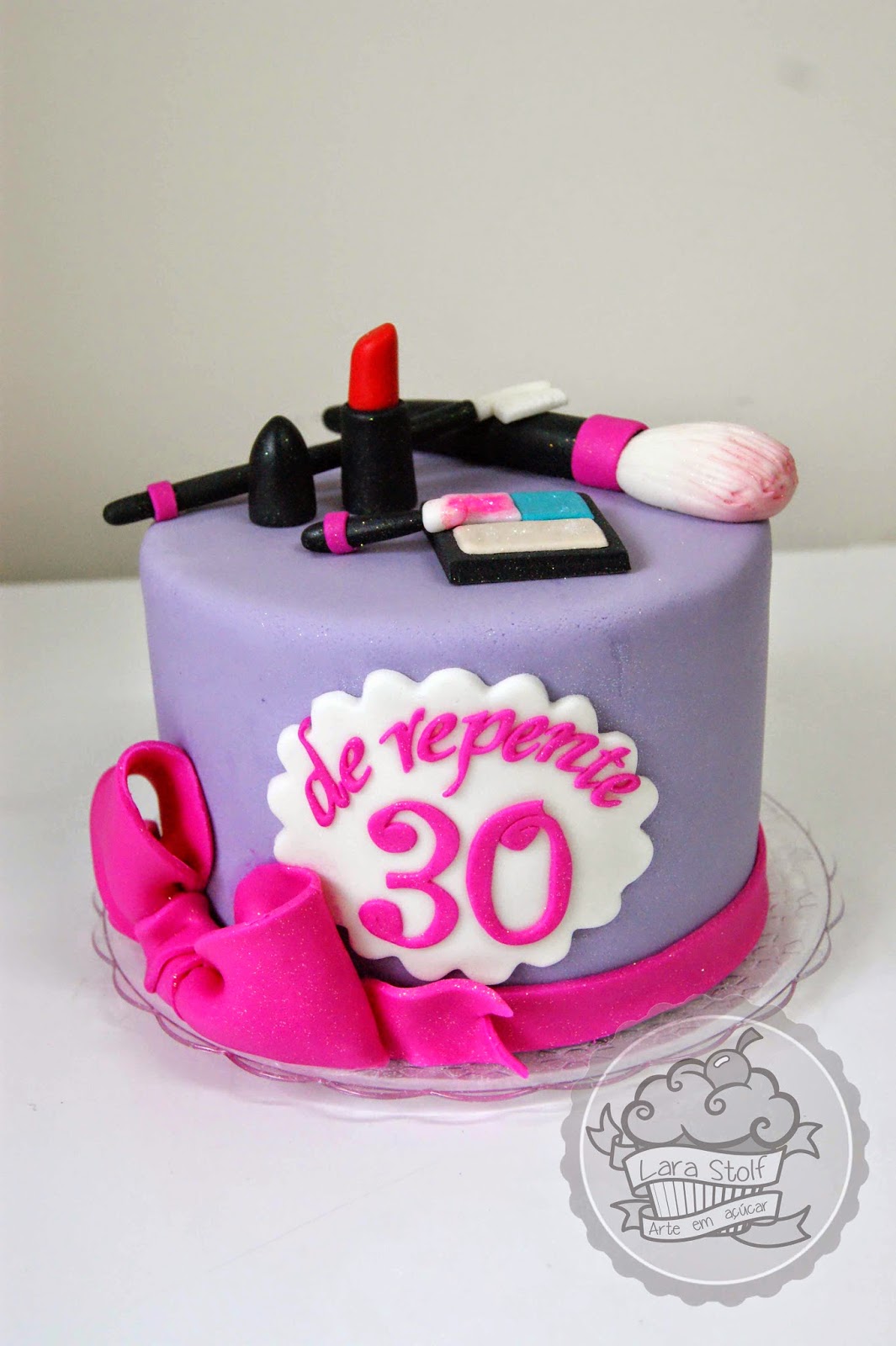 Bolo 30 Anos da Isabela Tacaki - Cake Studio