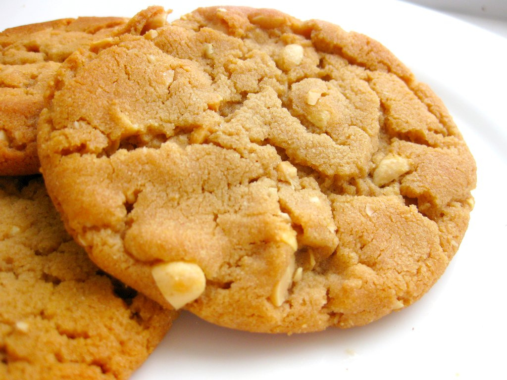APRON AND PANS PEANUT BUTTER COOKIES