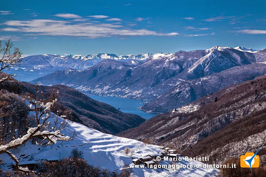 Panorama con Viasco e il lago Maggiore Panorama con Viasco e il lago Maggiore