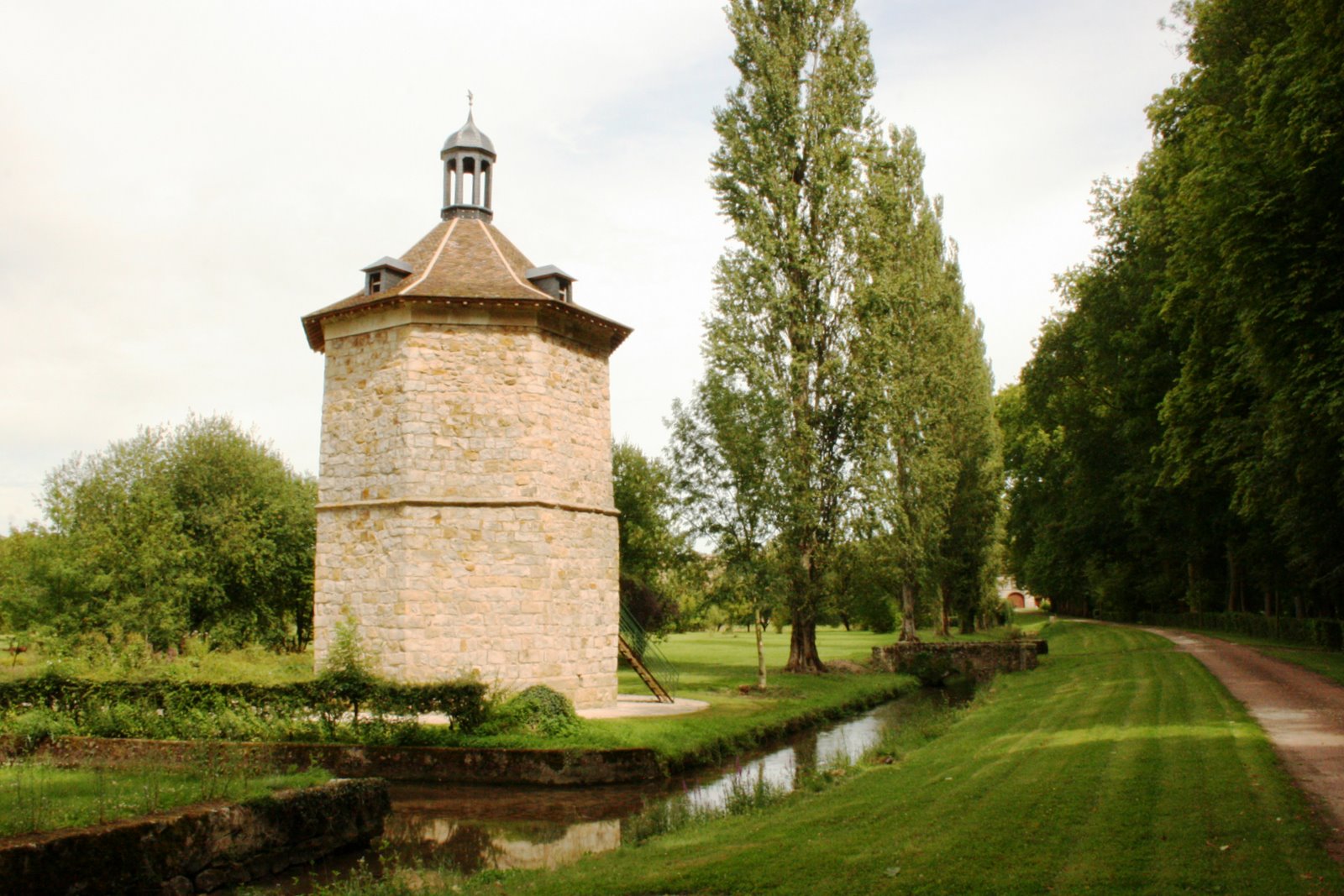 L'Oeil Americain, mon Abbaye de VAULUISANT Yonne