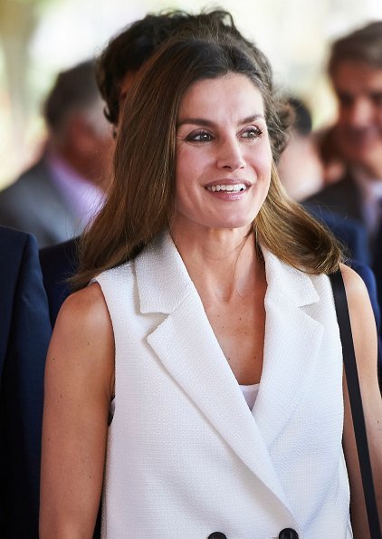 Queen Letizia wore Massimo Dutti gilet from Spring Summer Collection, Adolfo Dominguez medium heel mule slippers, Gold And Roses double daga earrings